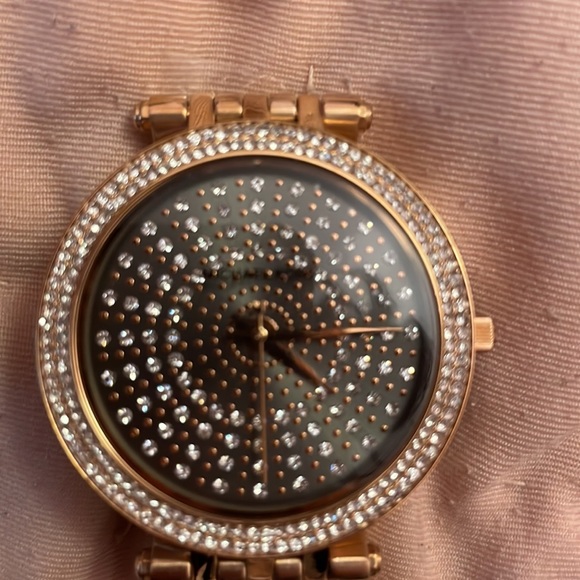 COPY - Michael Kors Watch - Picture 6 of 9